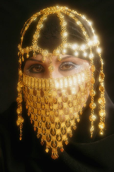 Saudi arabian gold jewelry store